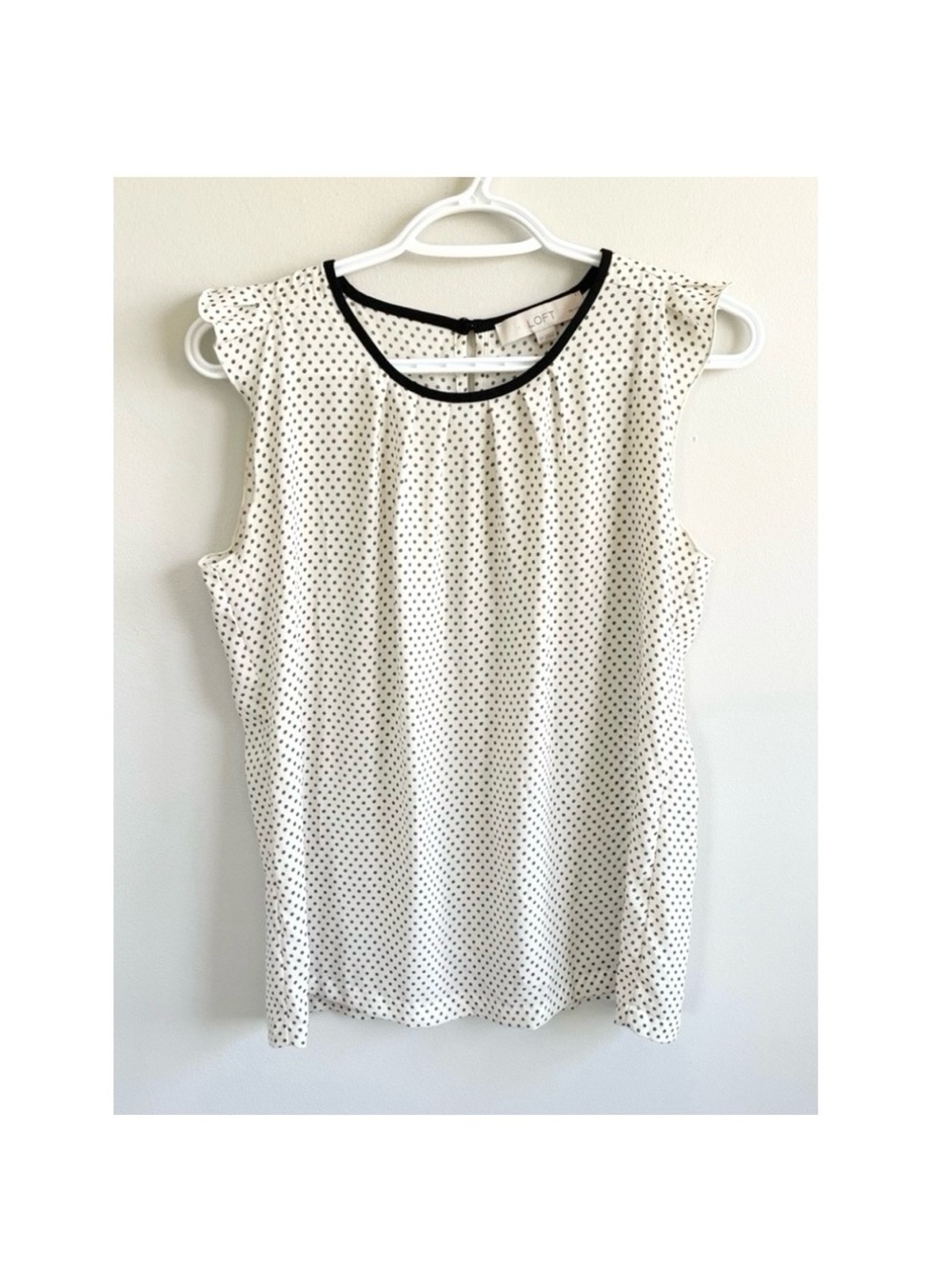 LOFT CREAM SLEEVELESS TOP BLACK DOTS RUFFLED SHOULDERS